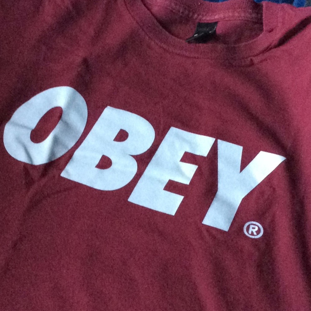 Medium Obey shirt